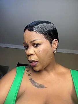 Snapshot of THICKBUNNYCHICKxxx chatting on 01-07-26, 08:44 THICKBUNNYCHICKxxx online show from 01-07-26, 08:44