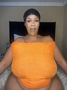 Snapshot of THICKBUNNYCHICKxxx chatting on 01-09-26, 09:05 THICKBUNNYCHICKxxx online show from 01-09-26, 09:05