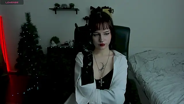 LiyaLuna online show from 01-15-26, 04:00