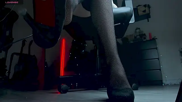 LiyaLuna online show from 01-16-26, 01:59