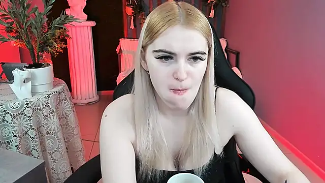 Stef Nicks online show from 02-08-26, 05:22