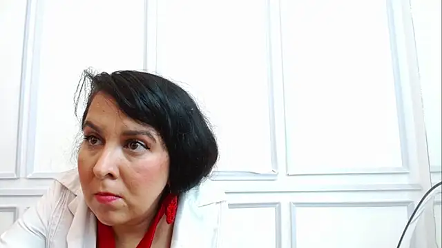 MiiaLane online show from 10-29-25, 12:51