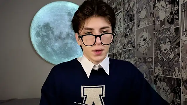 Snapshot of Oliver_Starboy chatting on 10-13-25, 06:24 Oliver Starboy online show from 10-13-25, 06:24