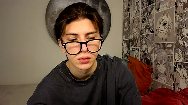 Snapshot of Oliver_Starboy chatting on 10-18-25, 07:31 Oliver Starboy online show from 10-18-25, 07:31