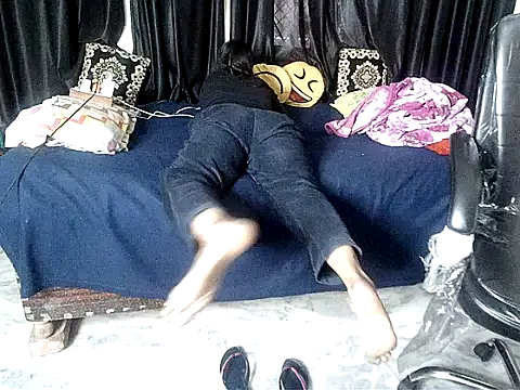 Snapshot of Anaconda-Mall chatting on 11-25-25, 03:50 Anaconda-Mall online show from 11-25-25, 03:50