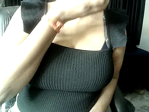 Snapshot of Anaconda-Mall chatting on 11-29-25, 04:32 Anaconda-Mall online show from 11-29-25, 04:32