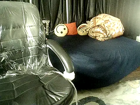 Snapshot of Anaconda-Mall chatting on 12-14-25, 08:02 Anaconda-Mall online show from 12-14-25, 08:02