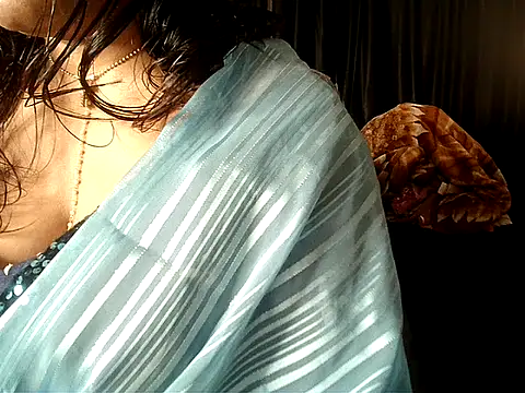 Snapshot of Anaconda-Mall chatting on 12-15-25, 06:23 Anaconda-Mall online show from 12-15-25, 06:23