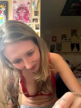 Snapshot of AutumnTides chatting on 10-09-25, 06:28 AutumnTides online show from 10-09-25, 06:28