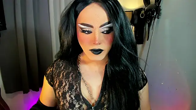 Snapshot of MagnaCumLoader17 chatting on 12-18-25, 02:28 MagnaCumLoader17 online show from 12-18-25, 02:28