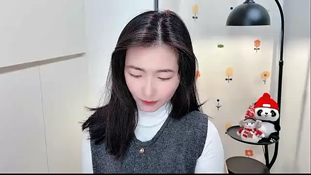 Rosalind xixi online show from 12-14-25, 02:17