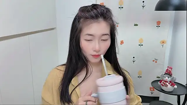 Snapshot of Rosalind_xixi chatting on 05-10-26, 03:12 Rosalind xixi online show from 05-10-26, 03:12