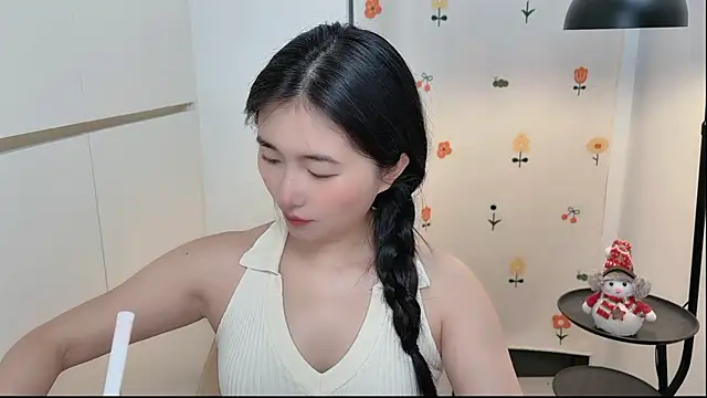 Snapshot of Rosalind_xixi chatting on 05-12-26, 02:52 Rosalind xixi online show from 05-12-26, 02:52