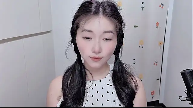 Snapshot of Rosalind_xixi chatting on 06-07-26, 03:32 Rosalind xixi online show from 06-07-26, 03:32
