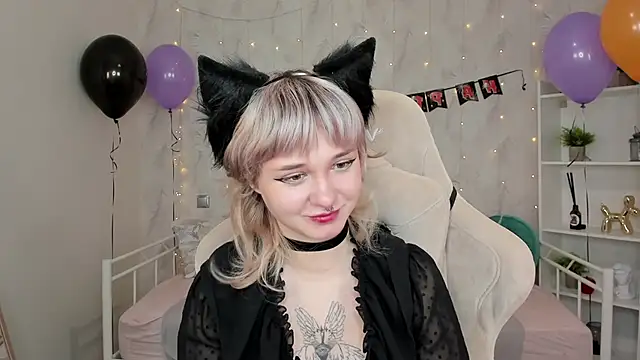 Tori Cutie online show from 10-23-25, 02:00