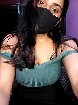 Snapshot of Amisha2 chatting on 10-05-25, 05:22 Amisha2 online show from 10-05-25, 05:22