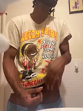 Snapshot of BigBDMari chatting on 09-12-25, 12:33 BigBDMari online show from 09-12-25, 12:33