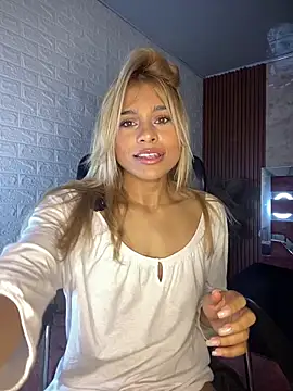 hot cupid01 online show from 03-18-26, 12:30