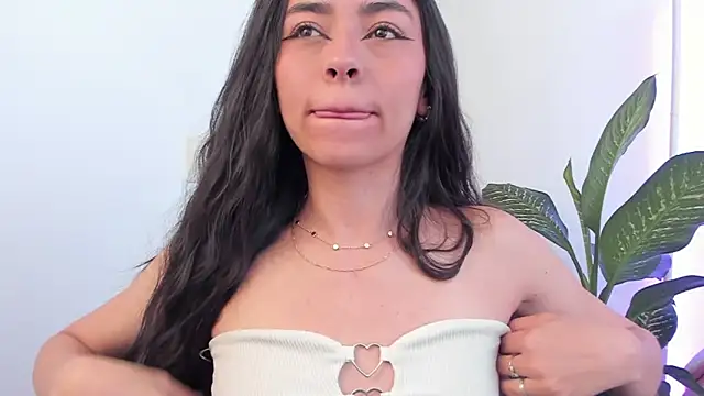 canelleGarces online show from 04-23-26, 12:29