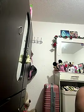 Snapshot of saranghae_ chatting on 10-18-25, 02:03 saranghae online show from 10-18-25, 02:03