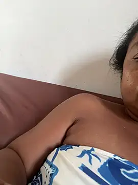 Snapshot of Kamilinha2 chatting on 02-24-26, 09:29 Kamilinha2 online show from 02-24-26, 09:29