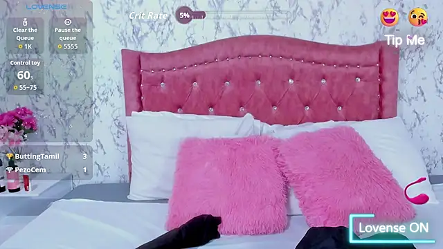 SofiiFoox online show from 10-18-25, 11:33