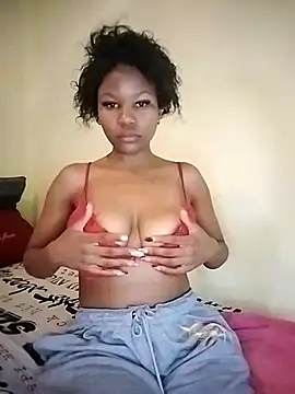 Seductive Yellow Titties online show from 11-12-25, 06:14