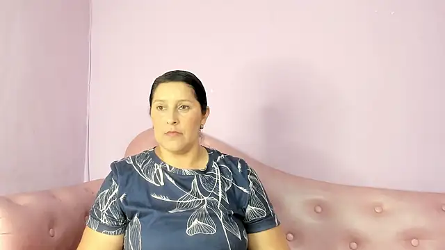 Snapshot of KikaDuque chatting on 05-15-26, 07:21 KikaDuque online show from 05-15-26, 07:21