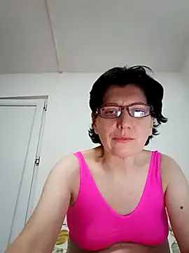 Vera Elle online show from 10-21-25, 06:19