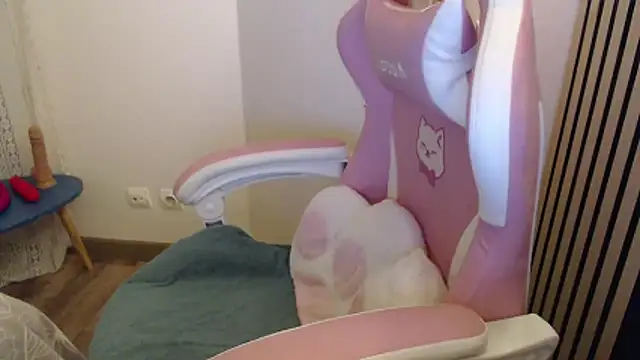 Snapshot of la_marseillaise chatting on 02-02-26, 07:56 la marseillaise online show from 02-02-26, 07:56