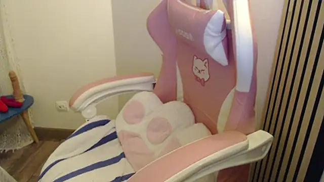 Snapshot of la_marseillaise chatting on 02-03-26, 08:25 la marseillaise online show from 02-03-26, 08:25