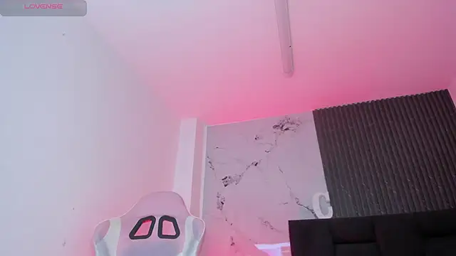 chloesagee online show from 06-19-26, 12:26