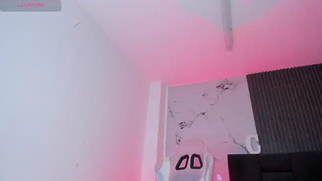 chloesagee online show from 07-04-26, 12:28