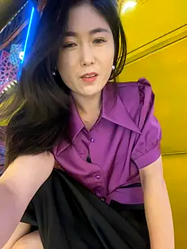 Snapshot of xtt1689999 chatting on 10-06-25, 12:02 xtt1689999 online show from 10-06-25, 12:02