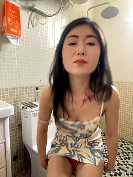 Snapshot of xtt1689999 chatting on 11-22-25, 03:27 xtt1689999 online show from 11-22-25, 03:27