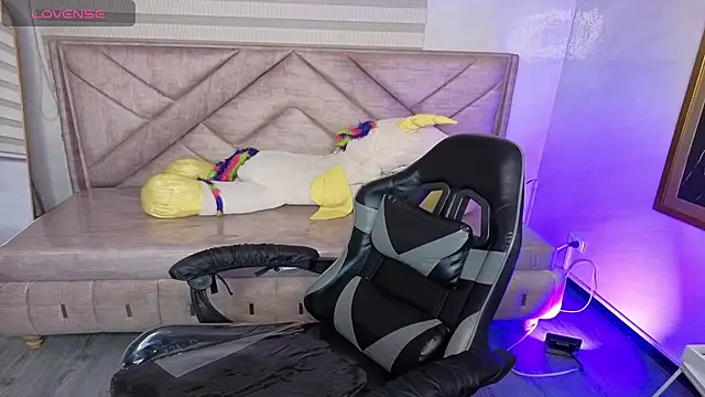 Luna Star v online show from 11-06-25, 03:29