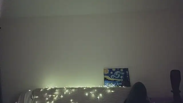 Snapshot of Pixxxis chatting on 10-28-25, 02:15 Pixxxis online show from 10-28-25, 02:15