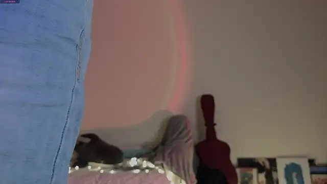 Snapshot of Pixxxis chatting on 12-02-25, 04:07 Pixxxis online show from 12-02-25, 04:07