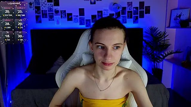 kaleriyaa  online show from 11-14-25, 01:37