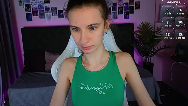 kaleriyaa  online show from 11-19-25, 08:36