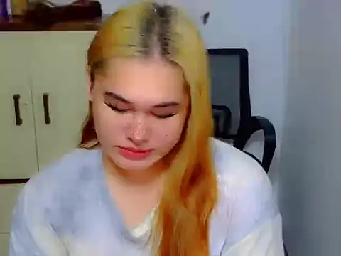 Snapshot of Annierose_ts chatting on 02-02-26, 02:38 Annierose ts online show from 02-02-26, 02:38