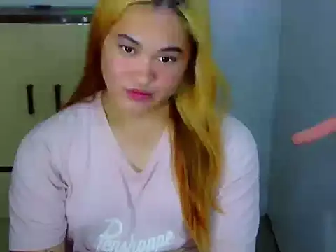 Snapshot of Annierose_ts chatting on 02-16-26, 09:00 Annierose ts online show from 02-16-26, 09:00