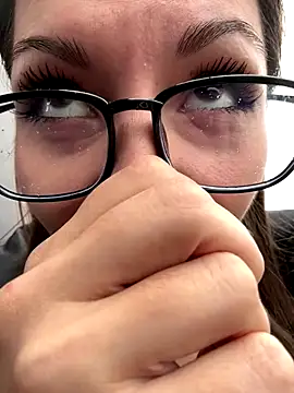 Snapshot of kittyCarrol chatting on 09-25-25, 10:52 kittyCarrol online show from 09-25-25, 10:52