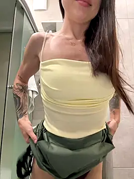 Snapshot of SakuraSara chatting on 09-28-25, 04:51 SakuraSara online show from 09-28-25, 04:51