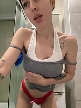 Snapshot of SakuraSara chatting on 11-17-25, 05:02 SakuraSara online show from 11-17-25, 05:02