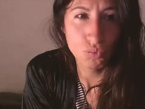 Snapshot of NathaSlave chatting on 02-07-26, 07:01 NathaSlave online show from 02-07-26, 07:01