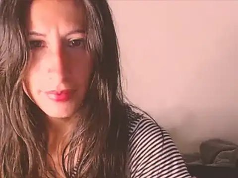 Snapshot of NathaSlave chatting on 03-06-26, 09:17 NathaSlave online show from 03-06-26, 09:17