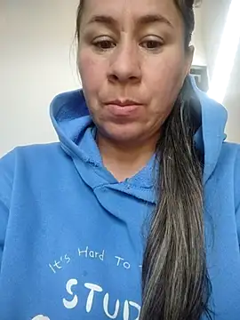 Nala1986 online show from 10-29-25, 01:35