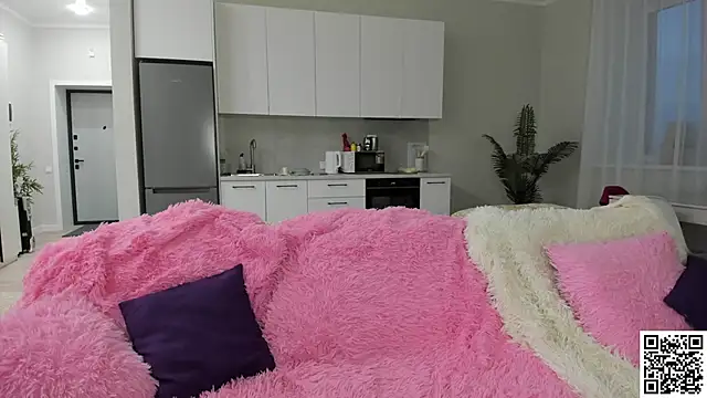 Snapshot of Mila_killa chatting on 01-15-26, 01:43 Mila killa online show from 01-15-26, 01:43