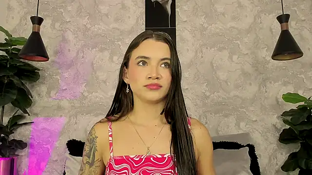Snapshot of aitana_baker_ chatting on 10-18-25, 02:58 aitana baker online show from 10-18-25, 02:58